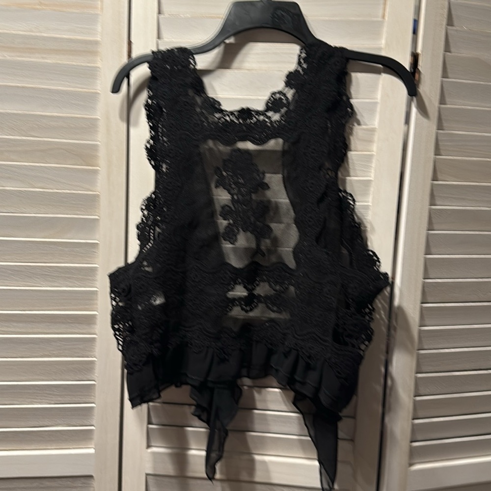 Umgee Black Lace Ruffle Vest. Size M/L - Picture 3 of 9